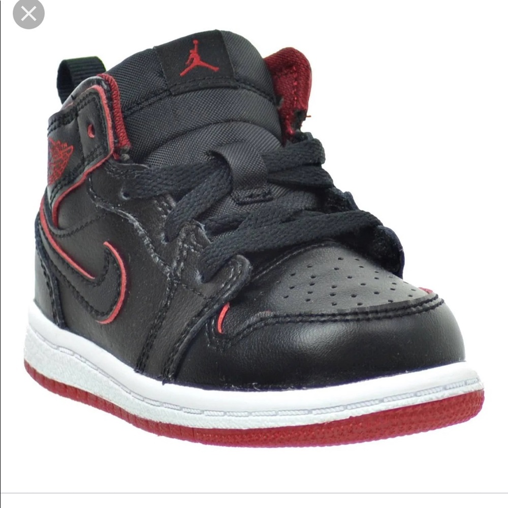 Jordan 1 MID BT Size 6 Black and Red